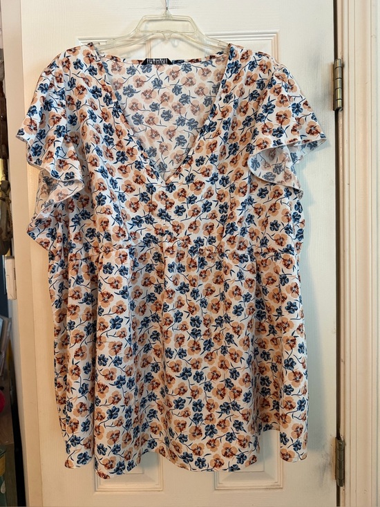 BloomChic Tops - BloomChic Blue & Tan Floral V-Neck Ruffle Sleeve Blouse